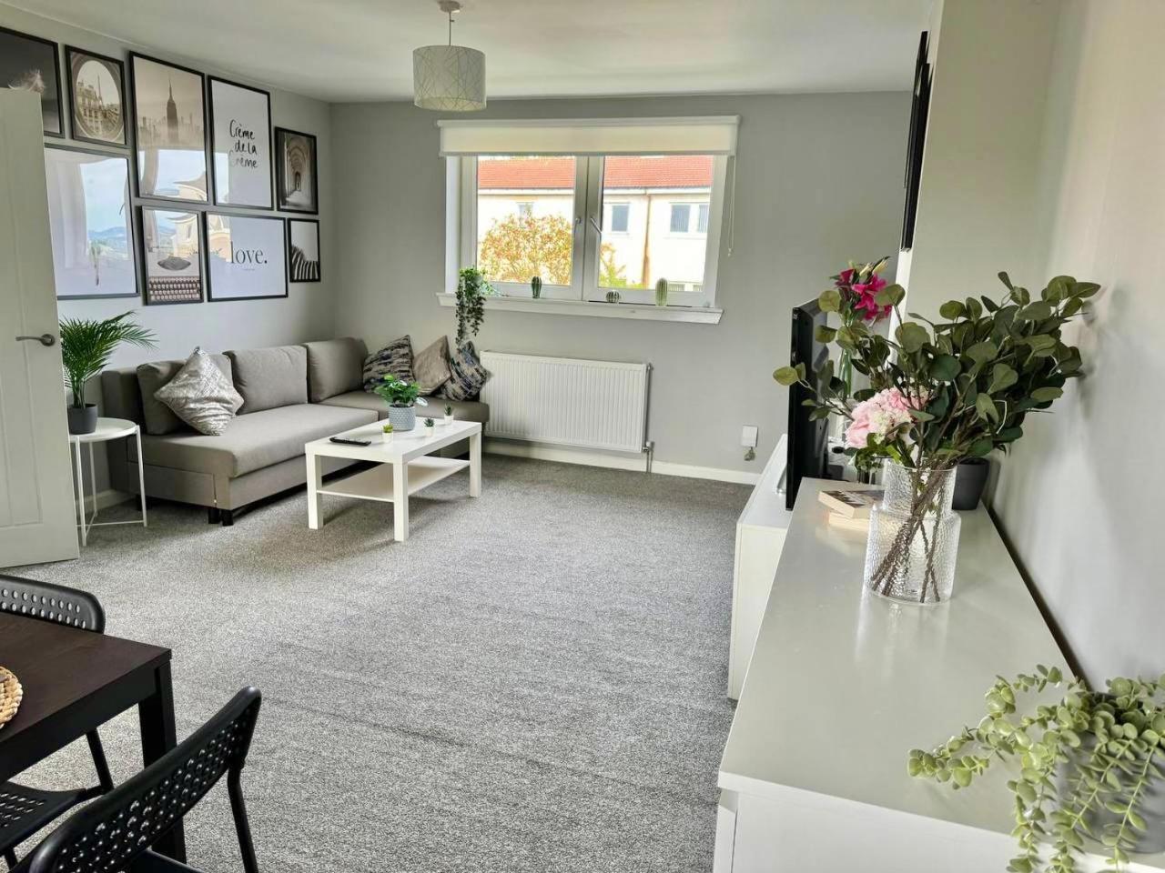 Clydebank Brand New 3Bdr Home, Glasgow Экстерьер фото
